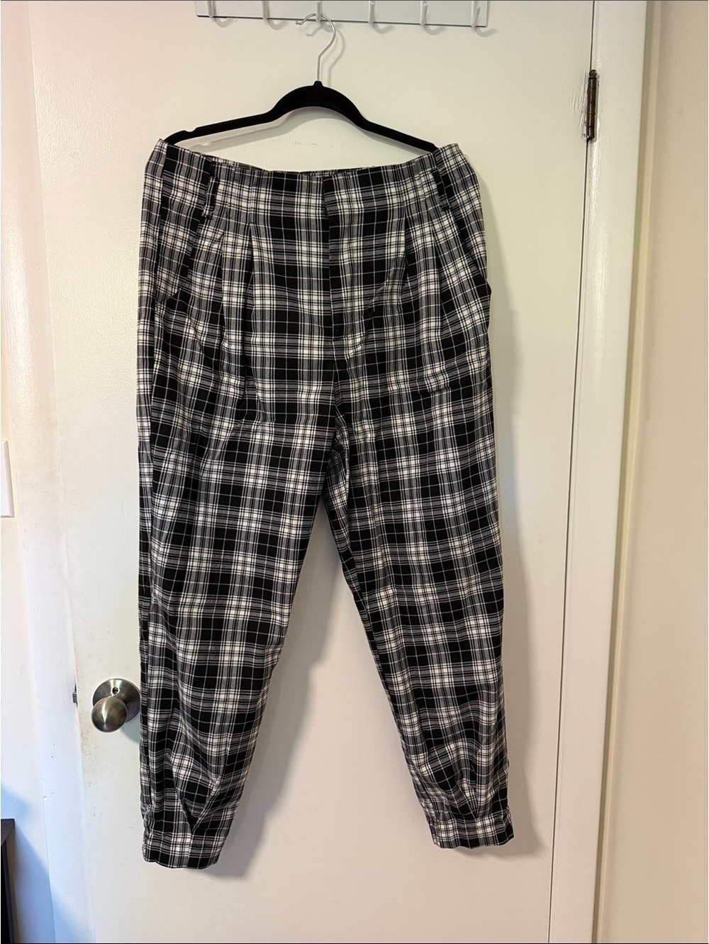 Black & White Plaid Casual Pants